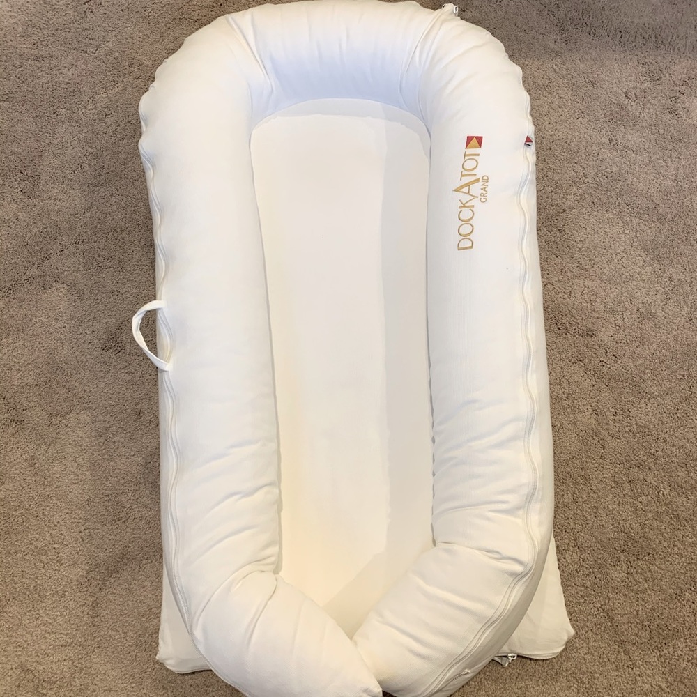 Dockatot Grand in Pristine White